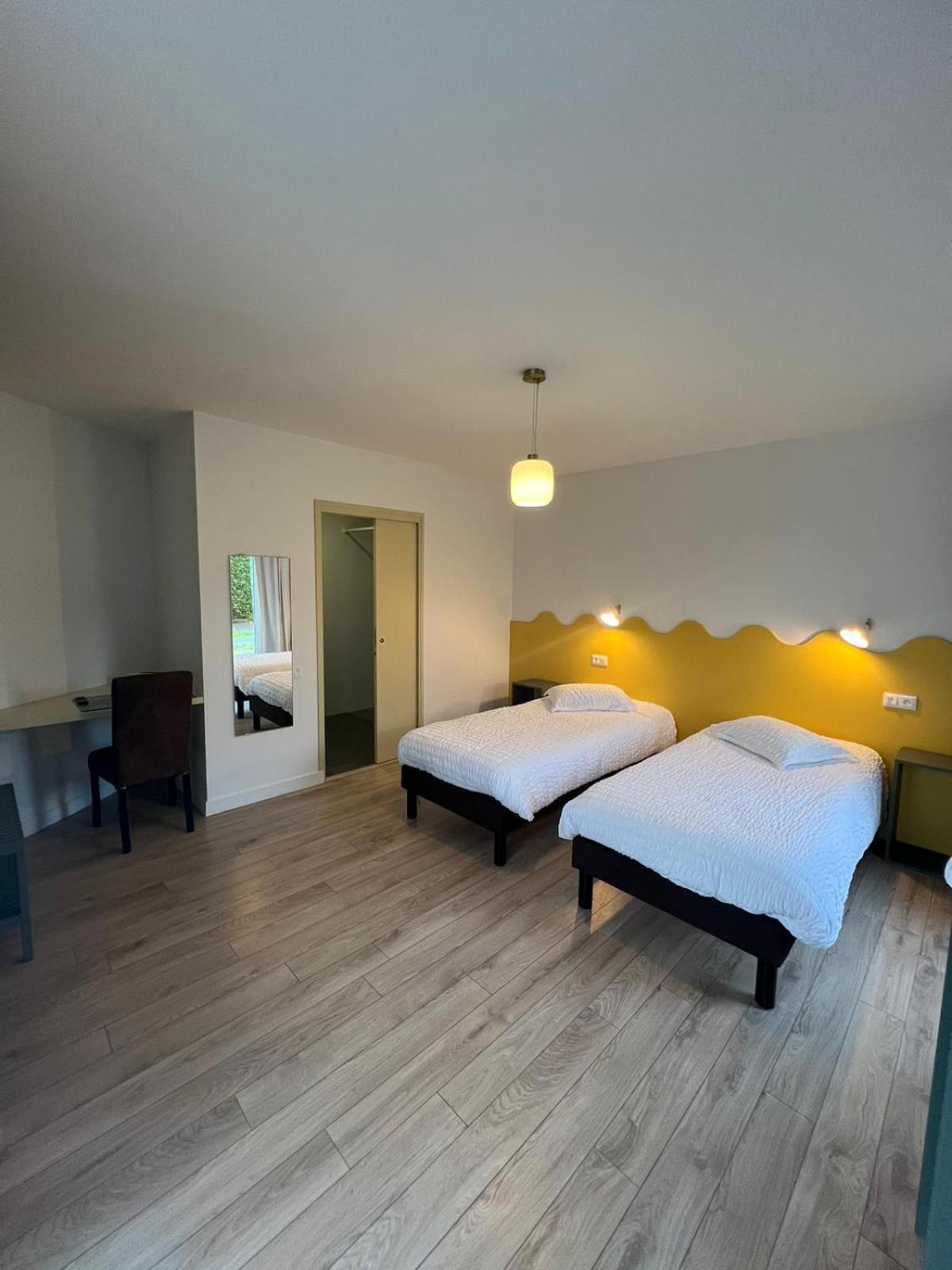 Hotel Les Voisins Beaucemaine Ploufragan Bagian luar foto