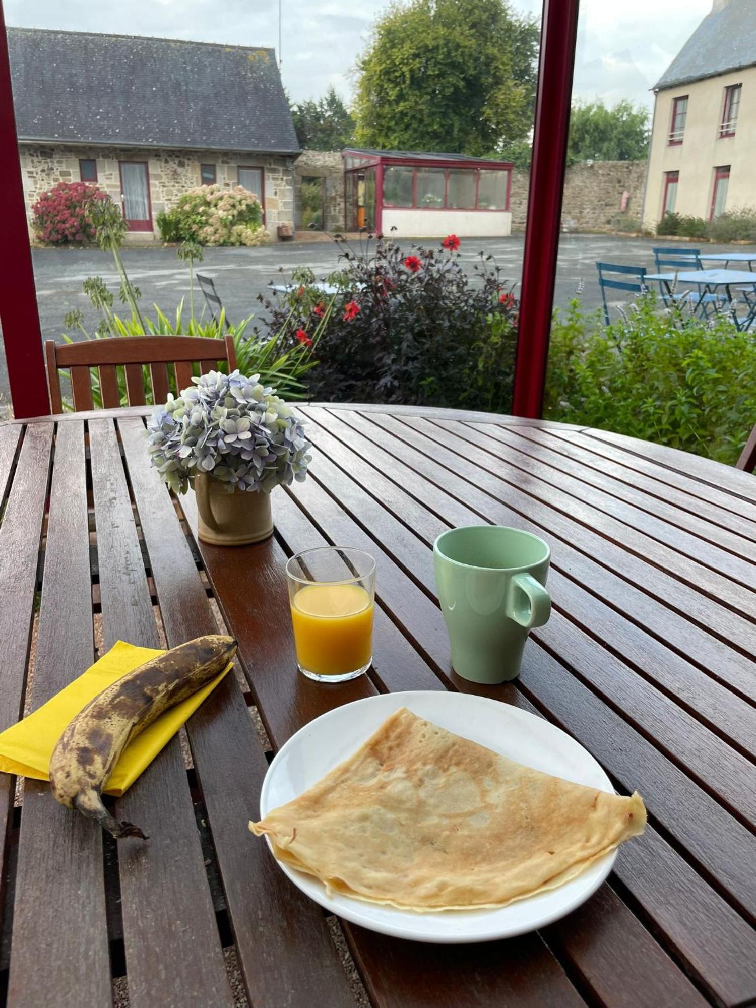 Hotel Les Voisins Beaucemaine Ploufragan Bagian luar foto